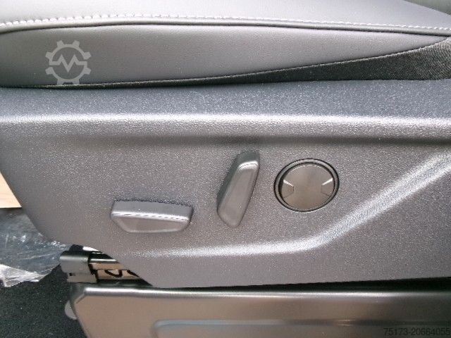 Minibuss FORD Tourneo Custom 320L2 AT Titanium AHK ACC