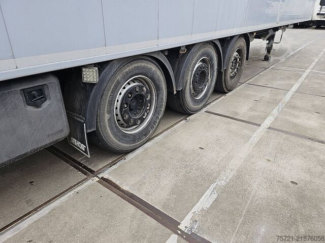 Walking floor KNAPEN B200
