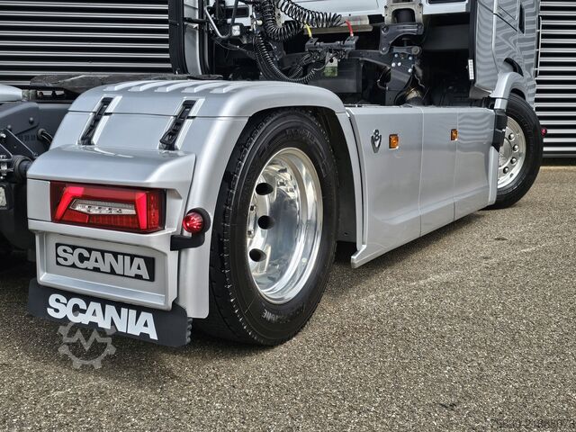 Standard-SZM Scania S590 V8 4x2 / RETARDER / FULL AIR / 54DKM