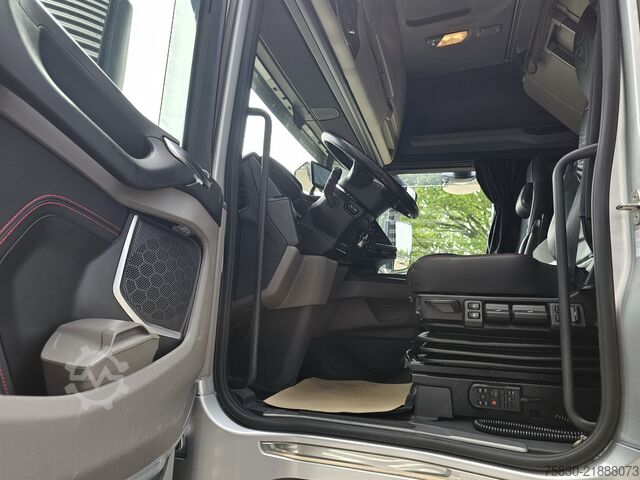 Standard-SZM Scania S590 V8 4x2 / RETARDER / FULL AIR / 54DKM