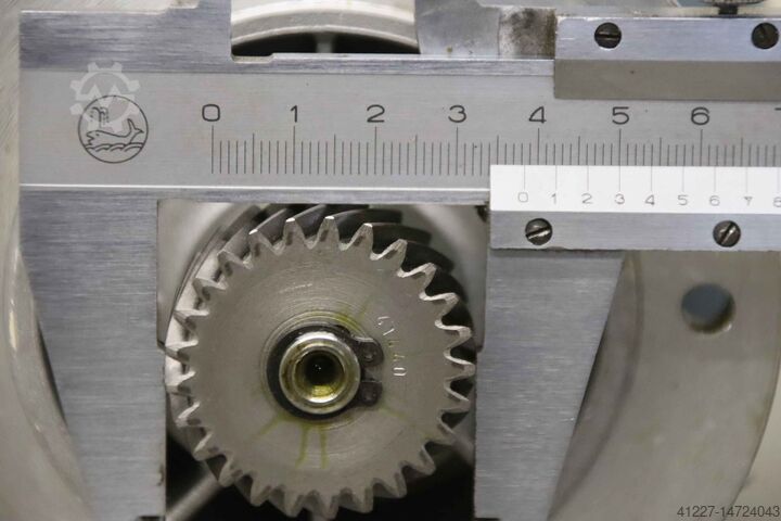 Motor elétrico 0,55/0,055 kW 2900/597 rpm SEW-Eurodrive SA37 DRS71S4/MM07  MM07D-503-00