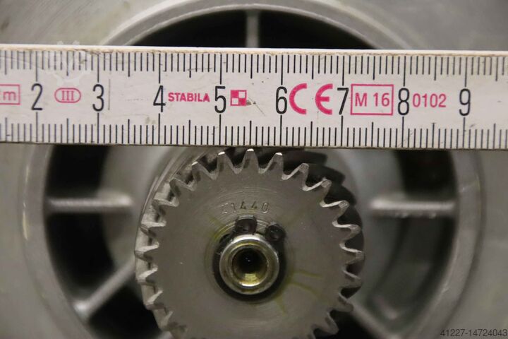 Motor elétrico 0,55/0,055 kW 2900/597 rpm SEW-Eurodrive SA37 DRS71S4/MM07  MM07D-503-00