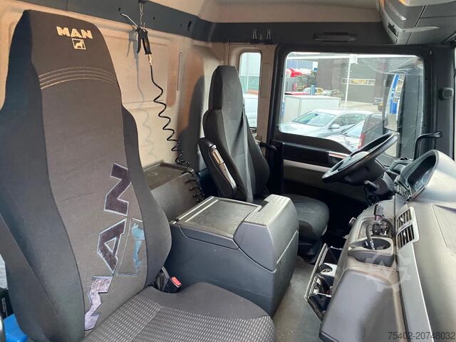 Koffer MAN TGS 26.320 / 6x2/4 / ADR / Closed box / Dhollandia