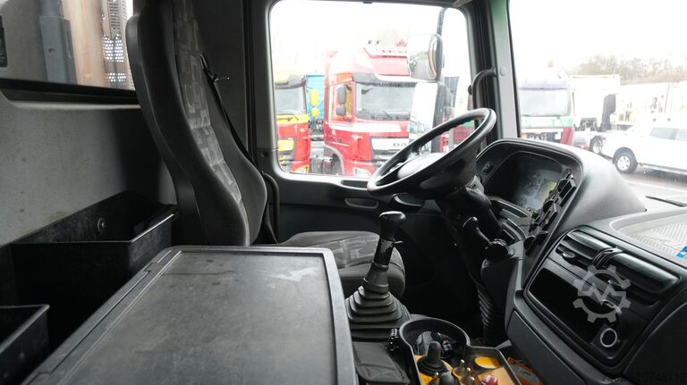 Suction vehicle Mercedes-Benz ACTROS 4144 8X4 SEWER VACUUM MANUAL GEARBOX STE...