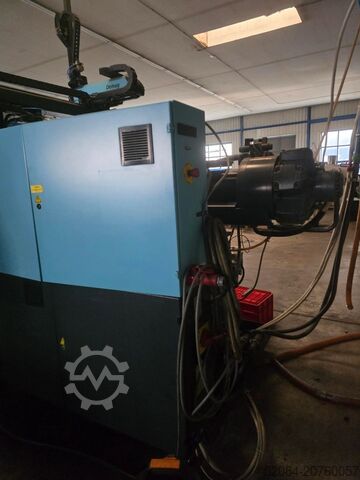 Maszyna do formowania wtryskowego Sumitomo DEMAG 200/560-840