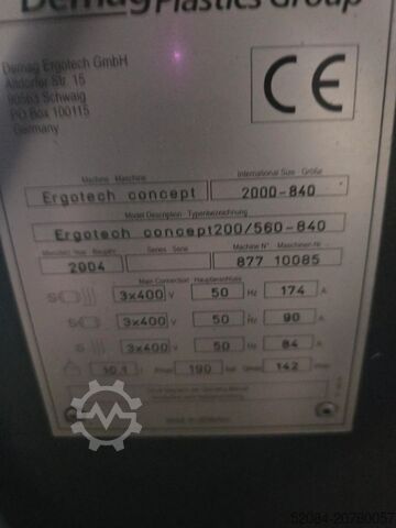 Maszyna do formowania wtryskowego Sumitomo DEMAG 200/560-840