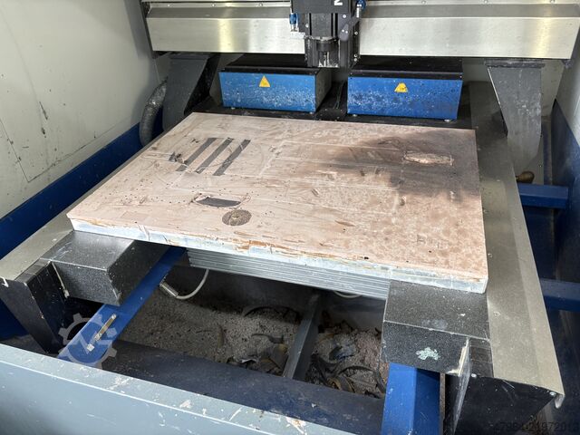 Centro di lavoro CNC DATRON M 10 TmA