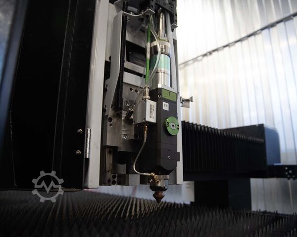 Metaalsnijmachine 1530 Tafelwissel Wattsan 1530 TABLECHANGE