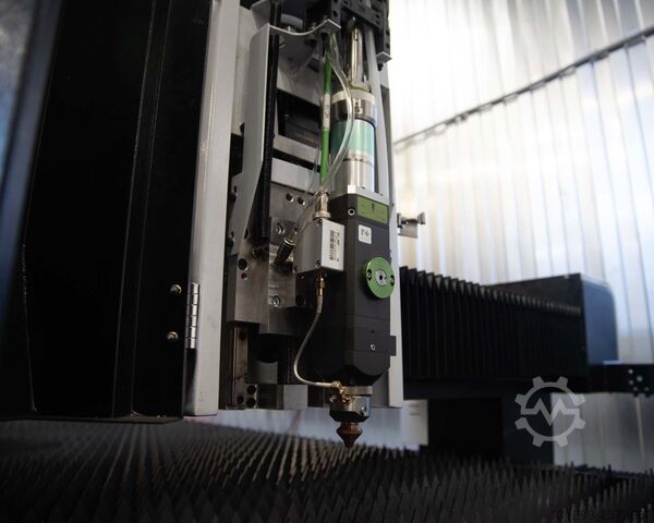 Metallschneidemaschine 1530 Wattsan 1530 Tablechange Rotatory Cabine