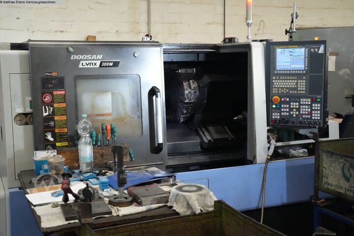Tokarka CNC DOOSAN LYNX 300 M