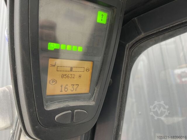 Stivuitor electric cu 4 roți Linde E25L-01