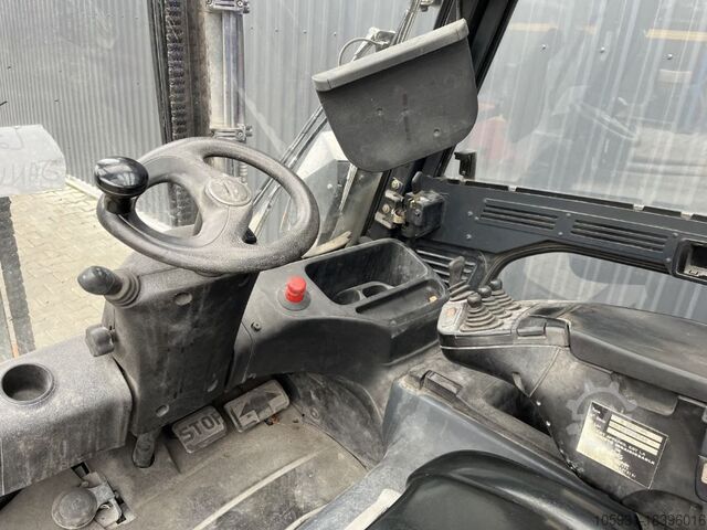 Stivuitor electric cu 4 roți Linde E25L-01