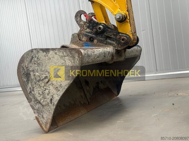 Minikotró Komatsu PC 35 MR-5