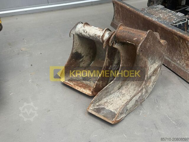 Minikotró Komatsu PC 35 MR-5