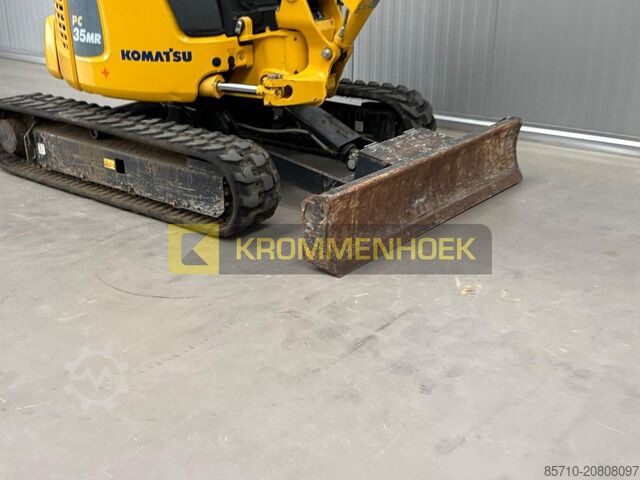 Minikotró Komatsu PC 35 MR-5