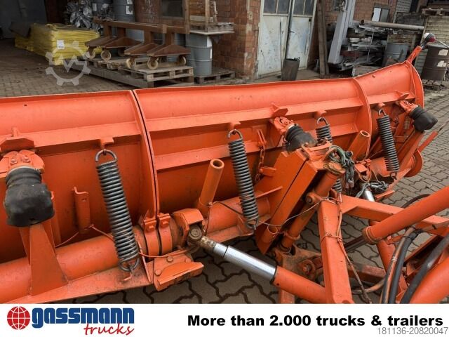 Landbouwmachine  Schneepflug