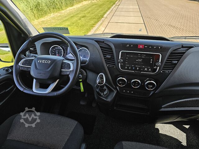 Yüksek tavanlı istasyon vagonu IVECO DAILY 35S18 ac automaat EURO6