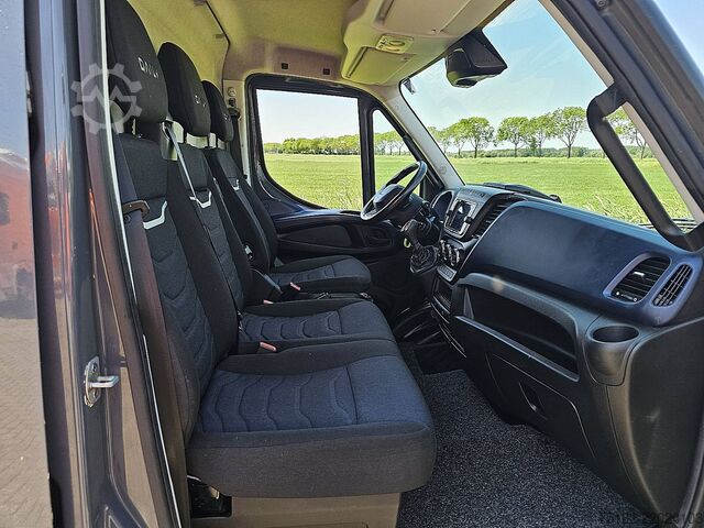 Yüksek tavanlı istasyon vagonu IVECO DAILY 35S18 L4H2 3.0Ltr Automaat