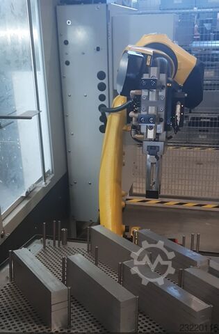 Cellule robotisée FANUC pour l’asservissement de machines CNC Teximp d.o.o. URC-12