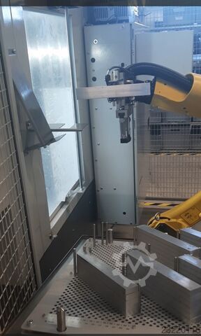 CNC-machinebelading met FANUC-robotcel Teximp d.o.o. URC-12