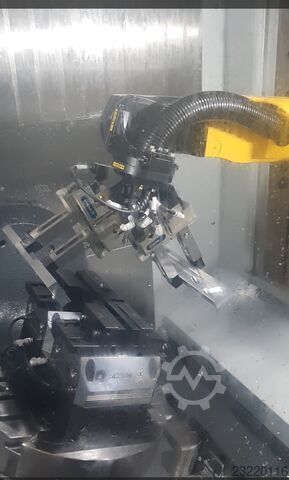 CNC-machinebelading met FANUC-robotcel Teximp d.o.o. URC-12