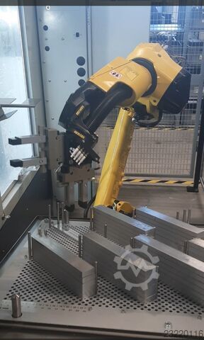 CNC-machinebelading met FANUC-robotcel Teximp d.o.o. URC-12