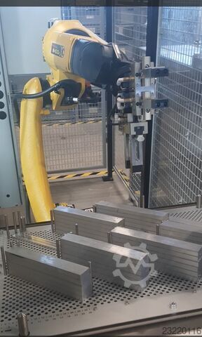 CNC-machinebelading met FANUC-robotcel Teximp d.o.o. URC-12