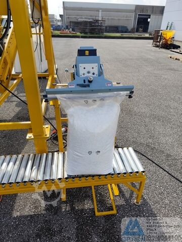 Mașină de ambalat BIG-BAG și saci de 25 kg OPTION ARK03