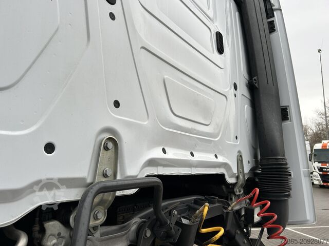 Padrão-SZM Mercedes-Benz Actros 1842 StreamSpace / 424 dkm / NL Truck / ...