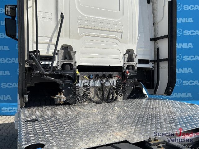 Standard dragbil Scania S 560 A6x2/4NB RETARDER FULL AIR PTO SLIDE DISH