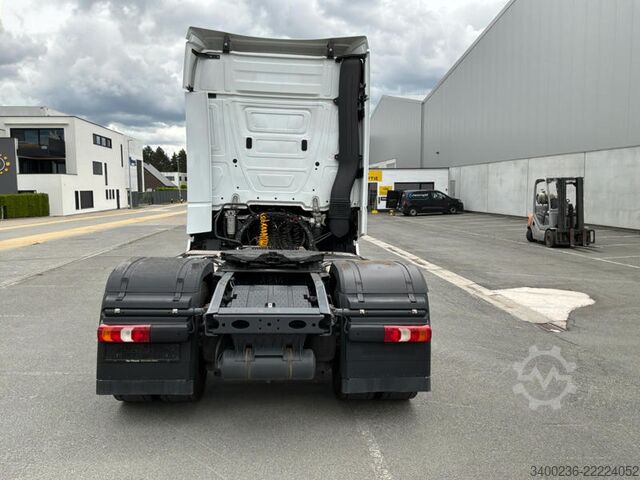Jeřábové vozidlo Mercedes-Benz Actros L 1945