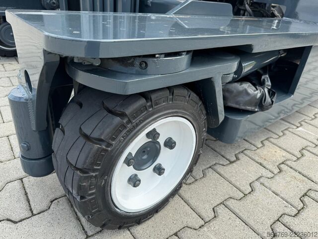 Carrello elevatore a 4 direzioni Combilift C3000/Triplex 5500 mm /Perfect condition