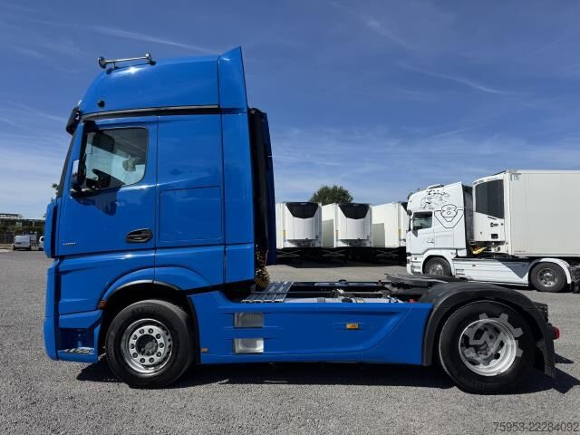 Standaard trekker Mercedes Benz 1851 LS Actros Gigaspace Retarder Standklima
