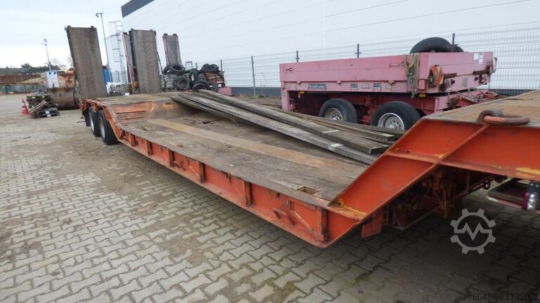 4 dingilli düşük şasili treyler (resmi plaka: NE-YQ 633) GOLDHOFER TUEA 4-28/62