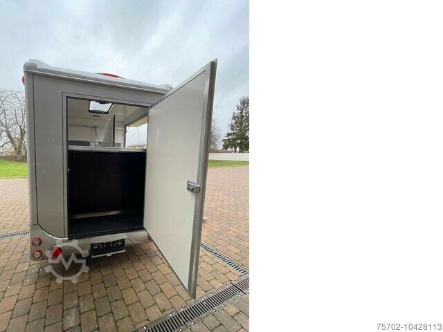 Veewagen Steinsberger Anka 2 Pferdeanhänger mit Wohnung