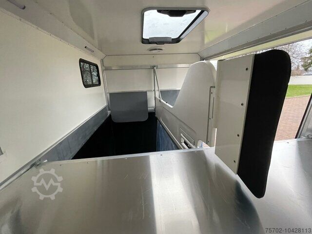 Veewagen Steinsberger Anka 2 Pferdeanhänger mit Wohnung