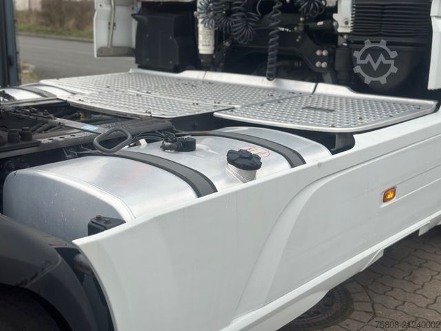 Standard tractor unit DAF XF530 FT SSC ACC LDWS Standklima 2 Tank Retarder