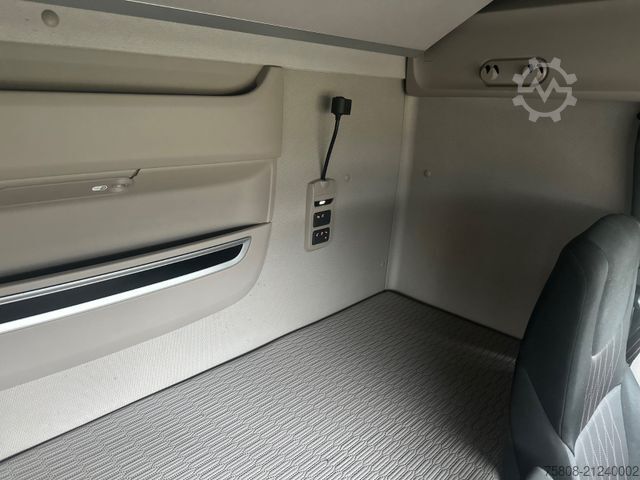 Standard tractor unit DAF XF530 FT SSC ACC LDWS Standklima 2 Tank Retarder