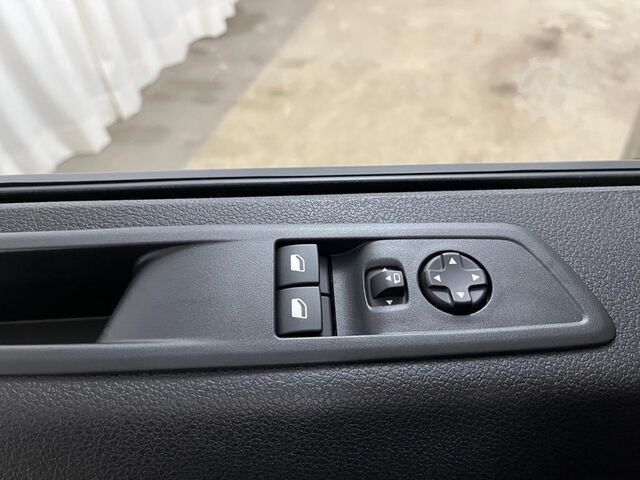 Kleinbus FIAT Ulysse TOP L2 7-Sitzer AHK Navi elek. Türen RüKa