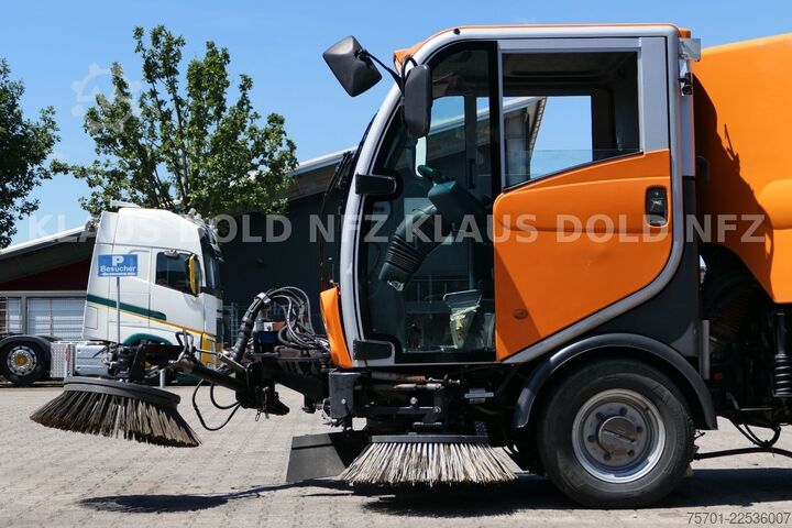 Aangepaste bestelwagen Bucher Citycat 2020 Kehrmaschine