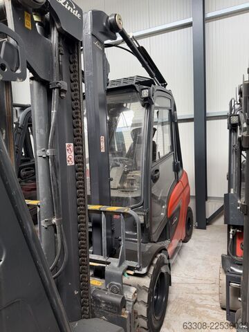 Diesel vorkheftruck Linde H35D-01/1202