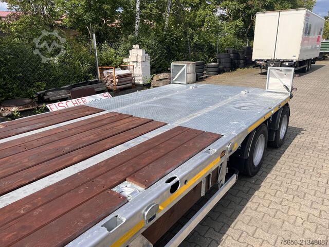 Lavtloader trailer Möslein T4 VB H1 gerade  neuer 4 Achs Tieflader gerade hydraulischen Rampen