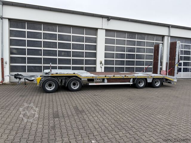 Lavtloader trailer Möslein T 4 VB H2  neuer 4 Achs Tieflader hydraulischen Rampen