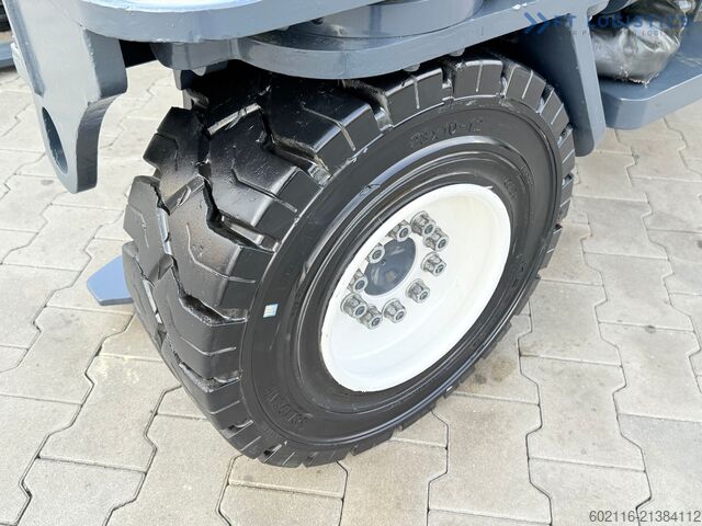 Čtyřcestný vysokozdvižný vozík Combilift C3000XL / GAS / DUPLEX 3200 / FREE LIFT