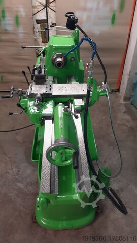 Tour à métaux de précision TOS Žebrák S 28