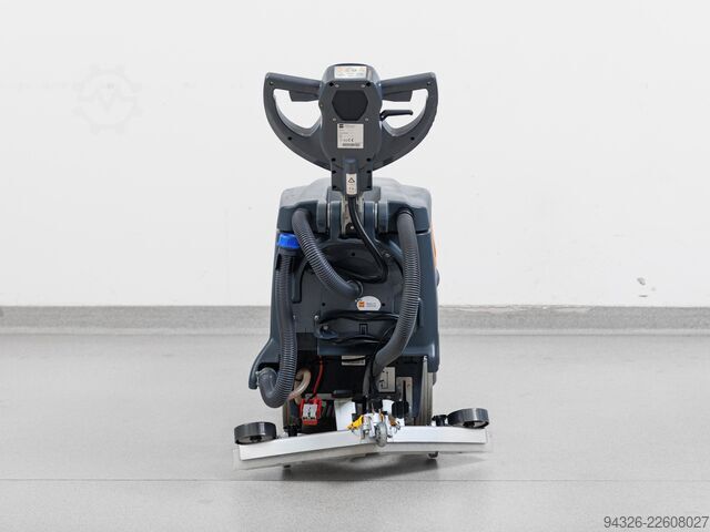 TASKI SWINGO 455 B, új akkumulátorokkal Taski Swingo 455 B - 2017y - NEW BATTERIES