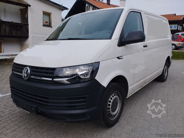 Skříňová dodávka VW T 6 2,0 TDI BlueMotion Werkzeugregale