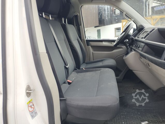 Skříňová dodávka VW T 6 2,0 TDI BlueMotion Werkzeugregale
