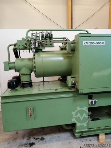 Maszyna do formowania wtryskowego KraussMaffei 