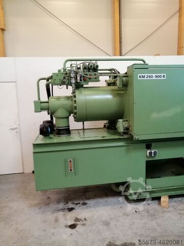 Maszyna do formowania wtryskowego KraussMaffei 